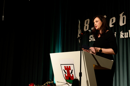 Vlatka Maček - povezovalka programa - Osrednja obcinska prireditev ob slovenskem kulturnem prazniku